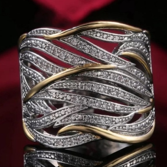 Jewelry - 💯 NEW TWO TONE 925 STERLING SILVER DIAMOND RING, CUTE RING, SHINY RING.